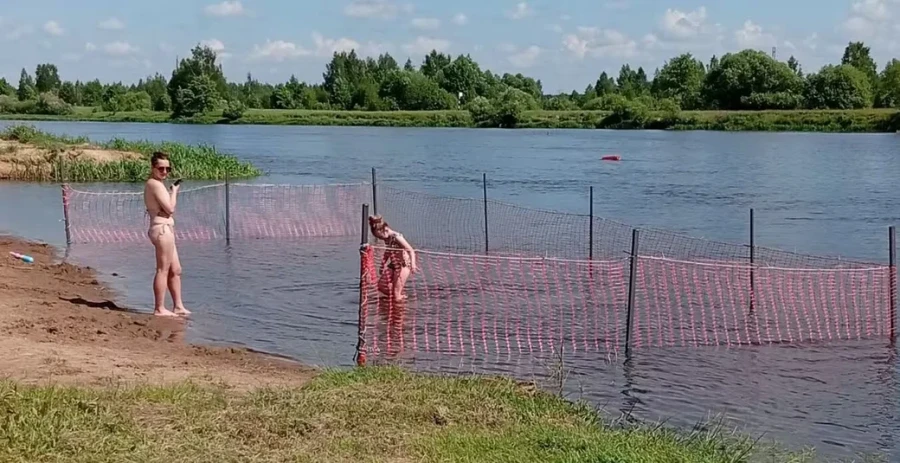 На пляжах Бобруйска установлены детские купальни