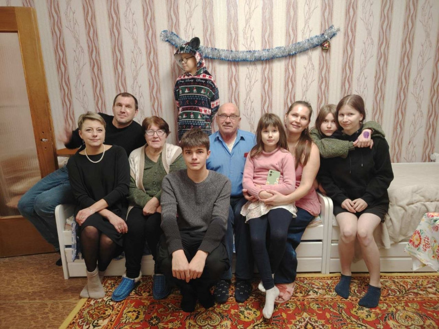Людмила Ивановна с родными