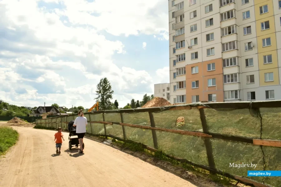 5.06.2026, Бобруйск. Благоустройство территории у дома пр-д Звёздный,1