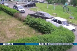 Бобруйчанин врезался в чужое авто и уехал. А потом еще и выпил