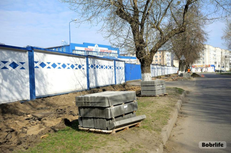 В Бобруйске ремонтируют тротуары. Фото: bobrlife.by