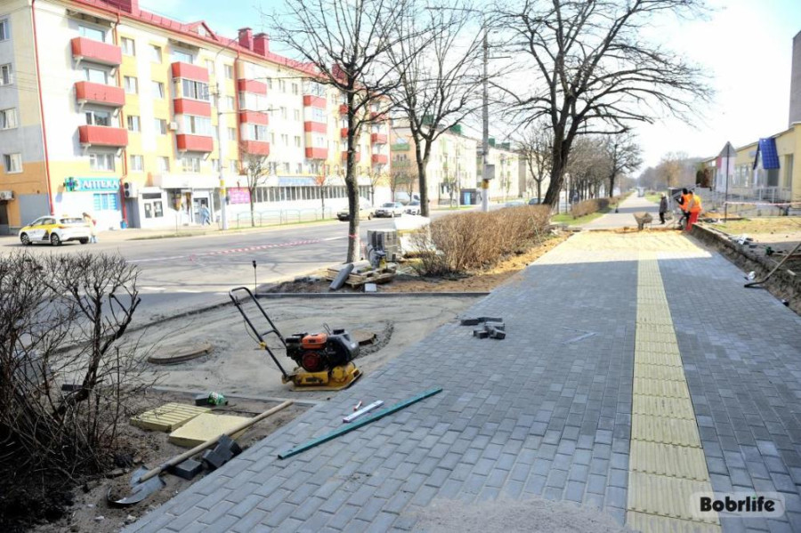 Где в Бобруйске в ближайшее время отремонтируют тротуары: работы уже идут