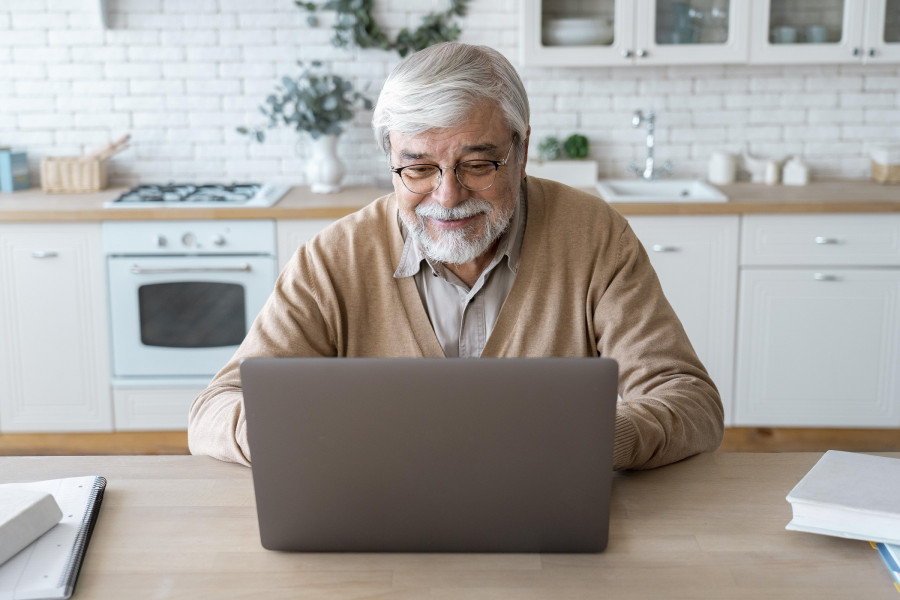 Многочасовое просиживание у телевизора повышает риск деменции. Чем заменить телепередачи для здоровья мозга, рассказали эксперты