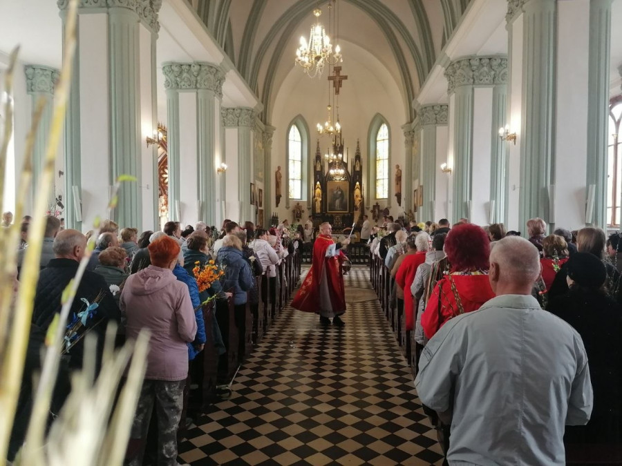 29.03.2026. Урачыстасць Вербнай-Пальмовай нядзелі ў бабруйскім касцёле Беззаганнага Зачацця Найсвяцейшай Панны Марыі. Падчас асвячэння вербачак на святой Імшы.