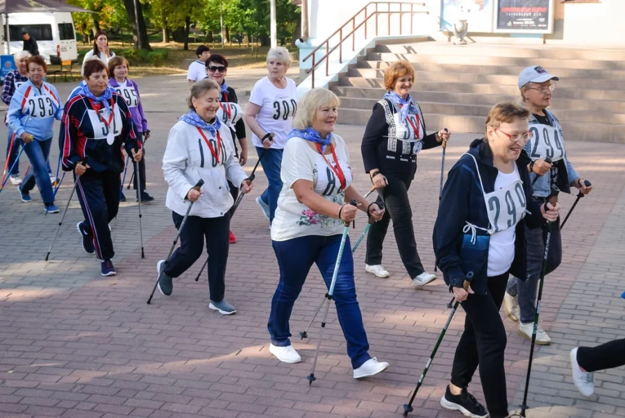 Отметить День пожилых людей бобруйчан приглашают активно – ходьбой по парку