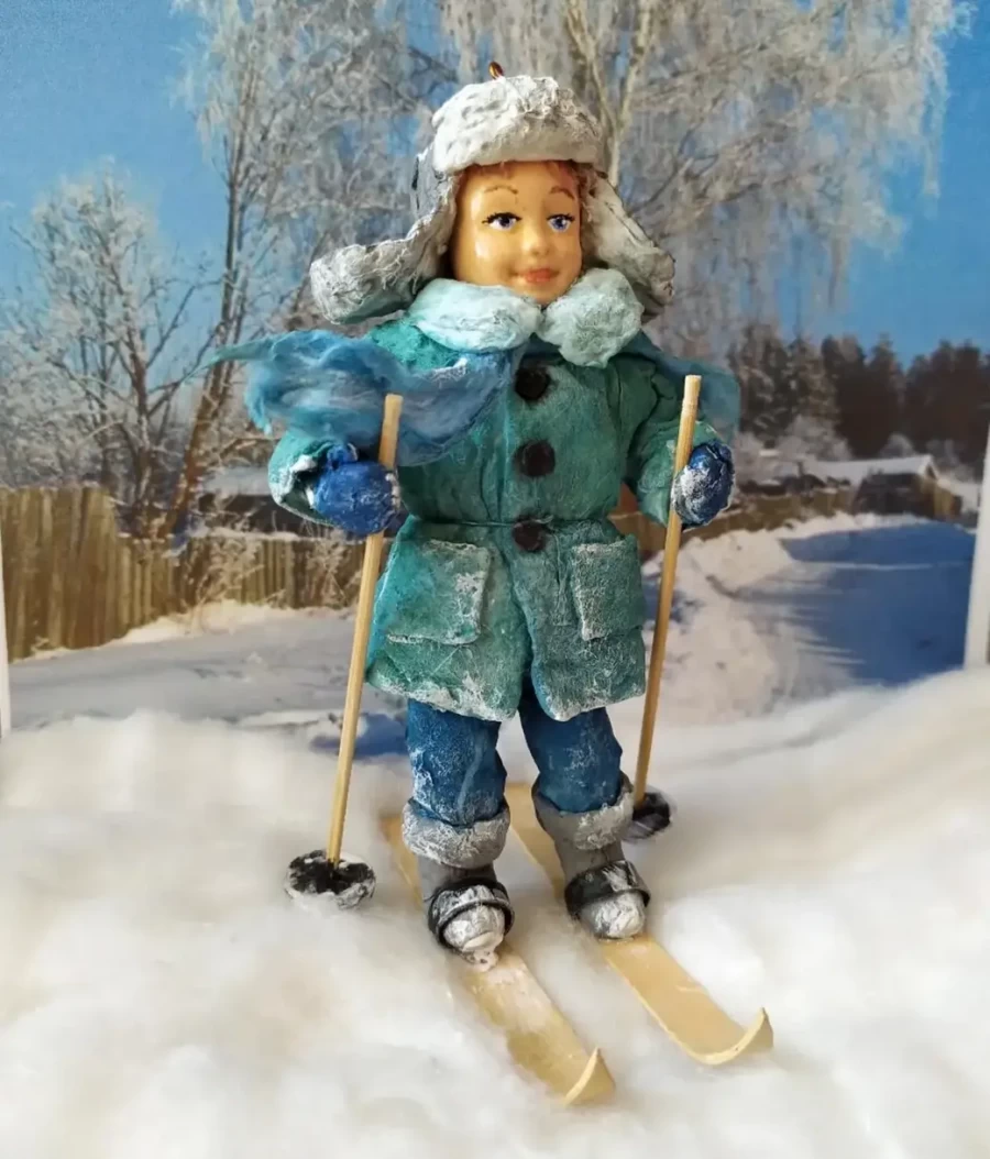 Игрушка из ваты, сделанная руками мастерицы Валентины Володько.