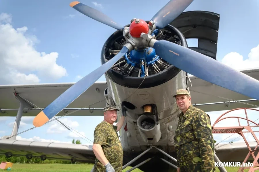4.06.2025. Бобруйский аэроклуб. Авиационные техники Кирилл Мамедов и Вячеслав Неведимцев