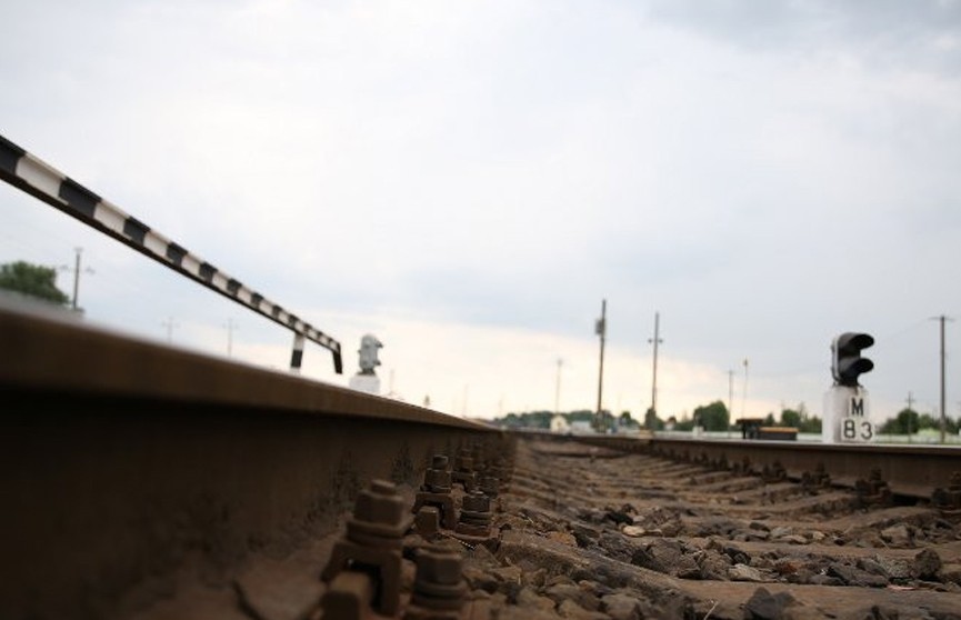 В Брестской области трактор столкнулся с пассажирским поездом